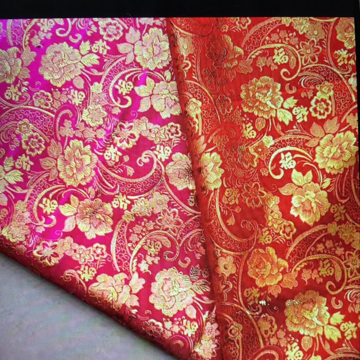 Gold and silver thread jacquard fabric Series 1 has a width of 1.5 meters details Picture