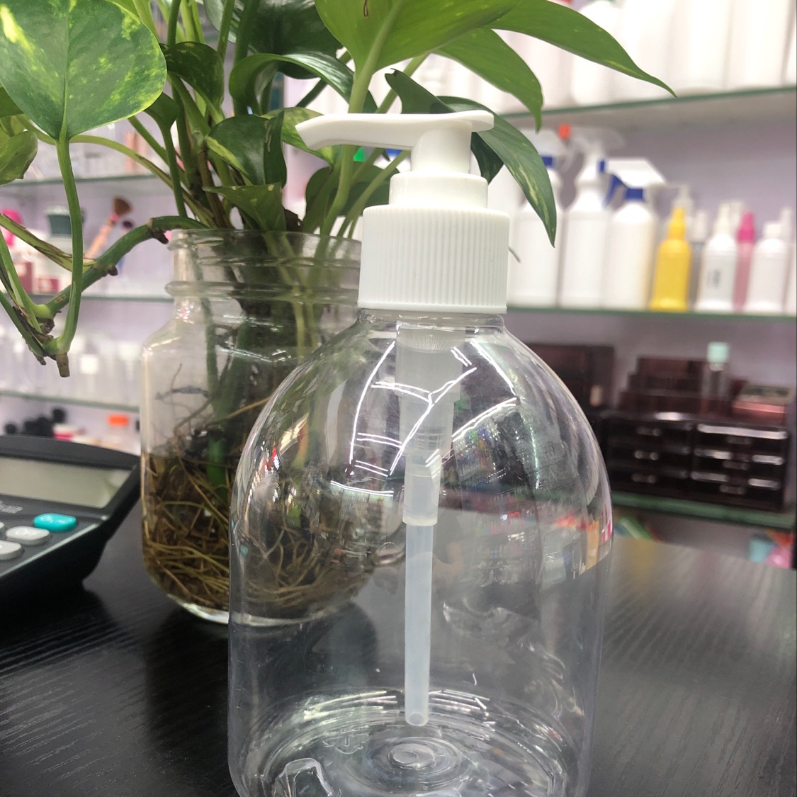 500ml hand sanitizer bottle shampoo, body wash bottle. thumbnail