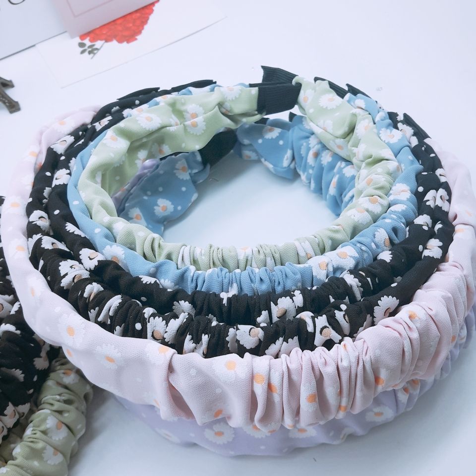 Wholesale Korean girl pleated fabric hair bands, ins trendy retro and versatile colorful headbands and hair clips for going out in a forest style details Picture
