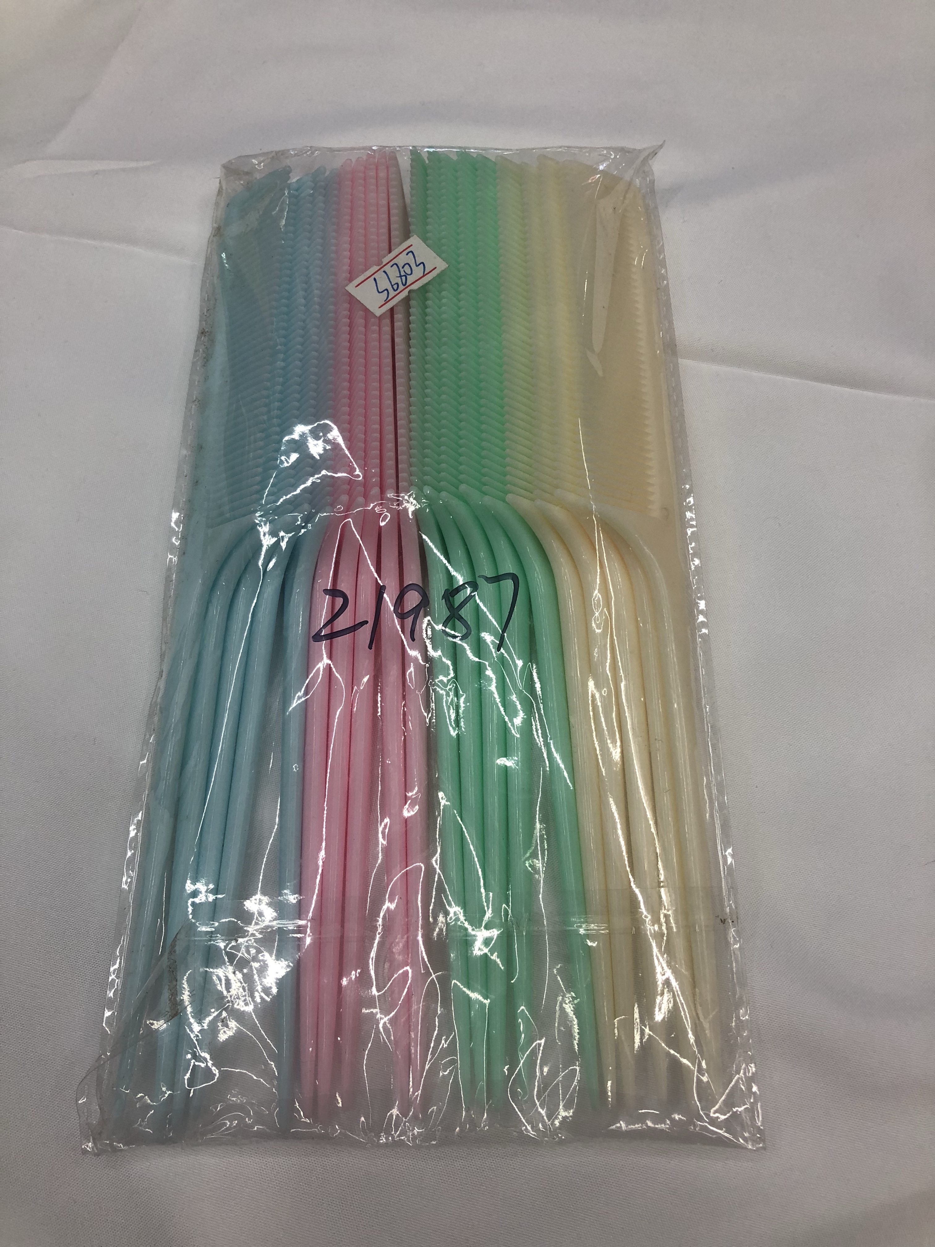 厂家直销701果冻色尖尾小梳子 分区梳子挑梳 4色混 20个一包详情图6