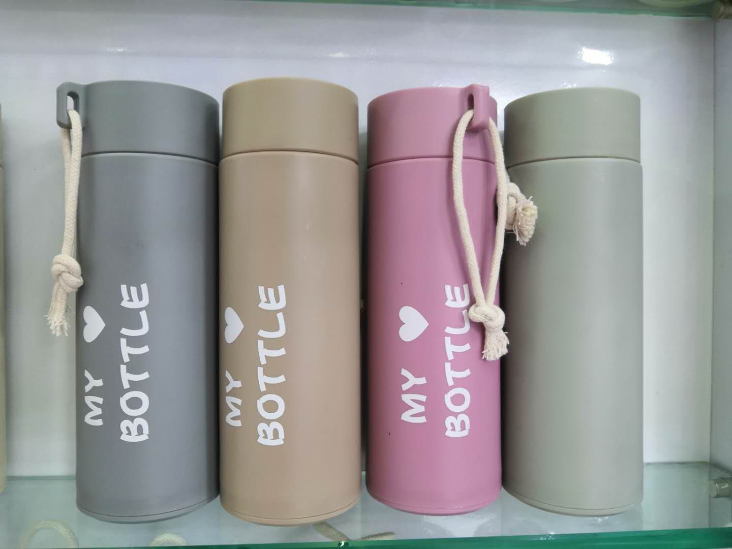 New simple and portable plastic shell glass and water cup, heat-resistant and shockproof, customizable logo undefined