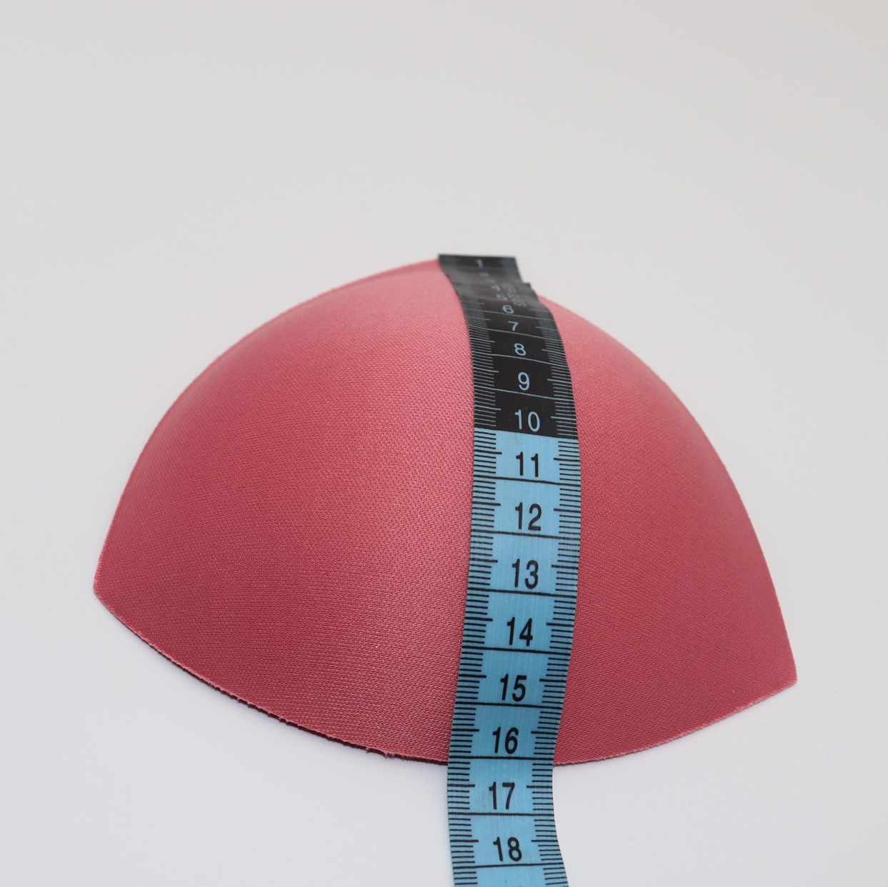 厂家直销高品质舒适服装辅料三角按摩AB罩杯白底实物图