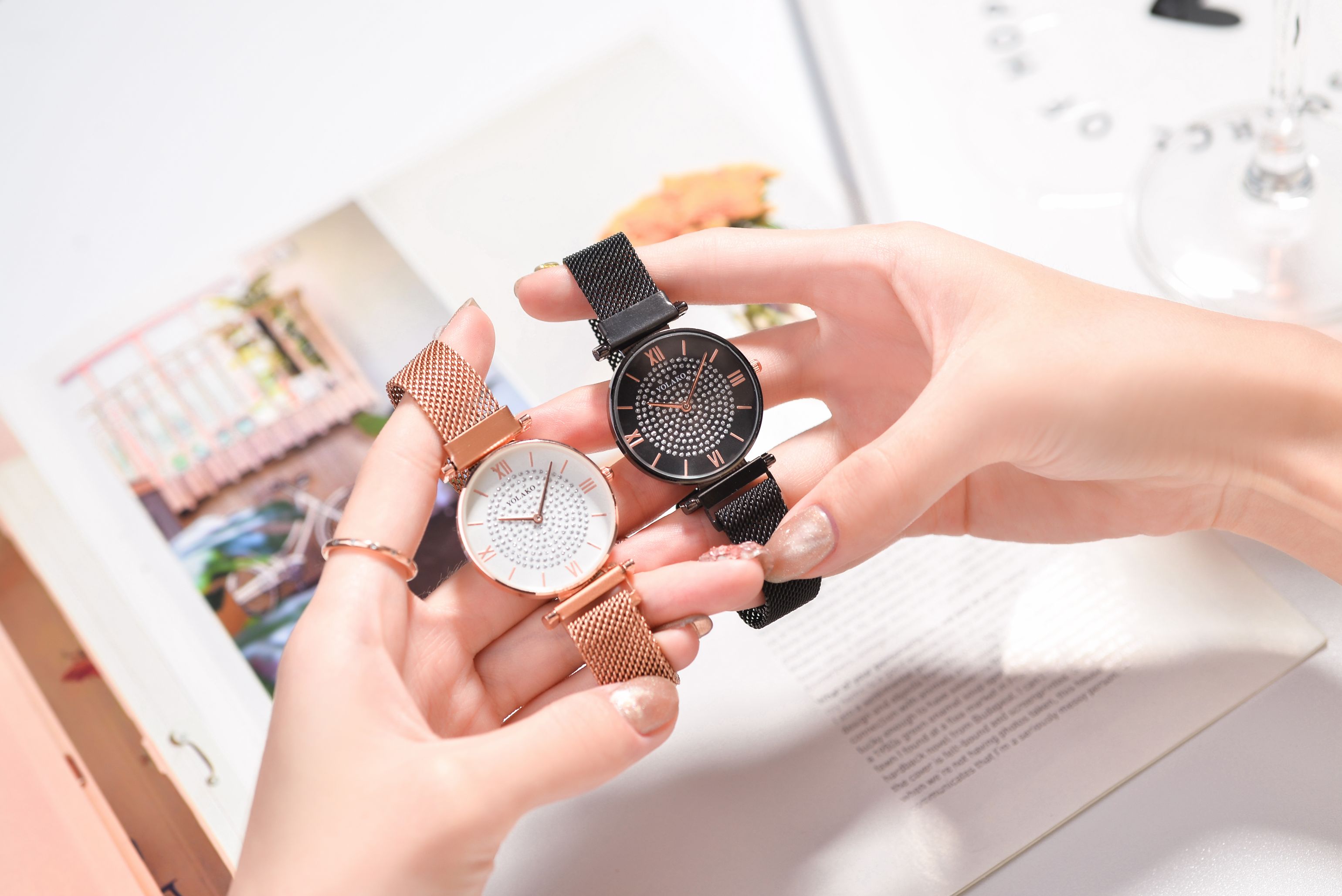 Oulaike ladies' leather strap watch detail image 1