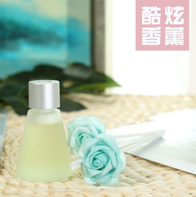 Flameless aromatherapy essential oil, office hotel aromatherapy, bedroom air freshener, room deodorization and fragrance Application Scenario