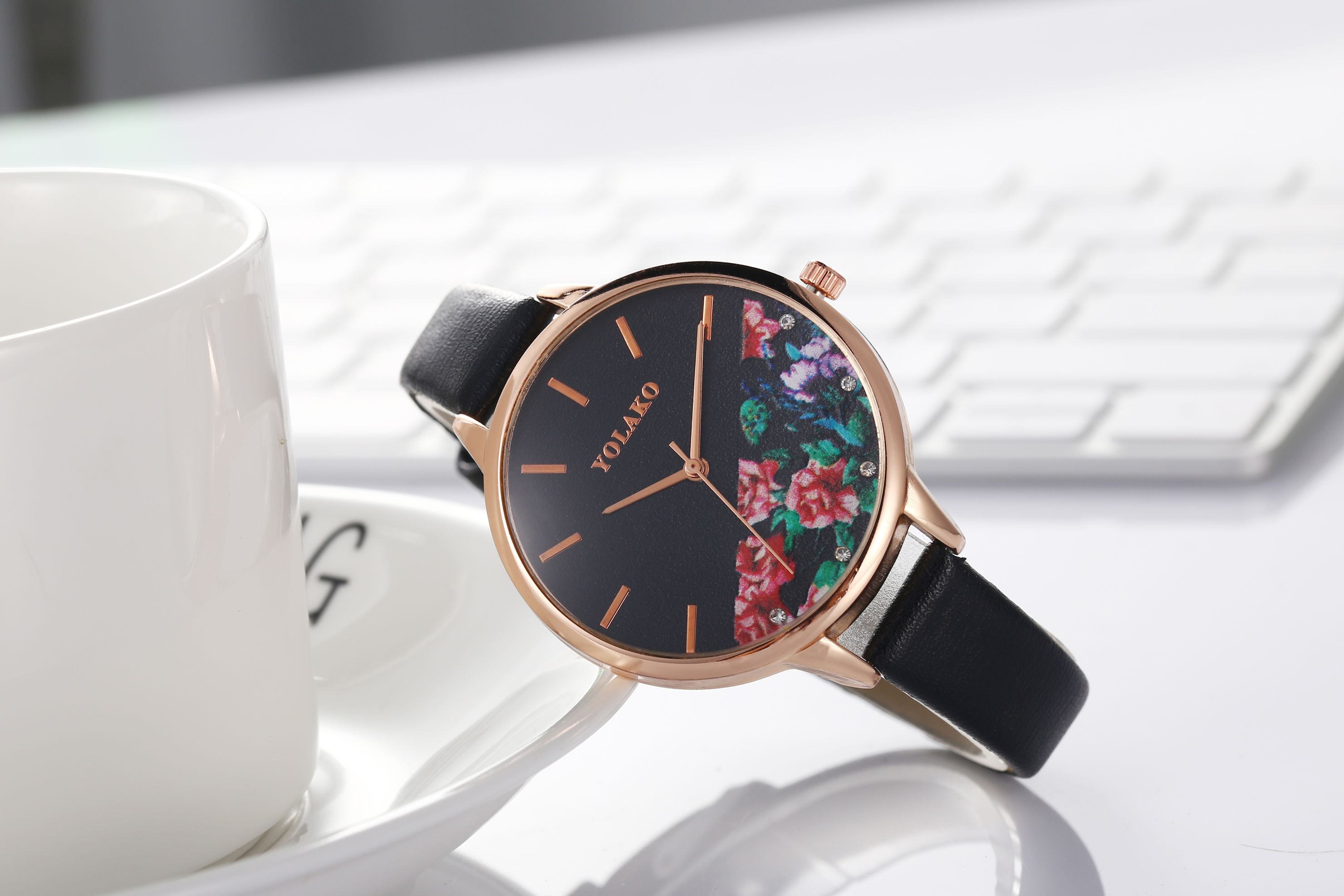 The Oulaike ladies' watch features multiple patterns