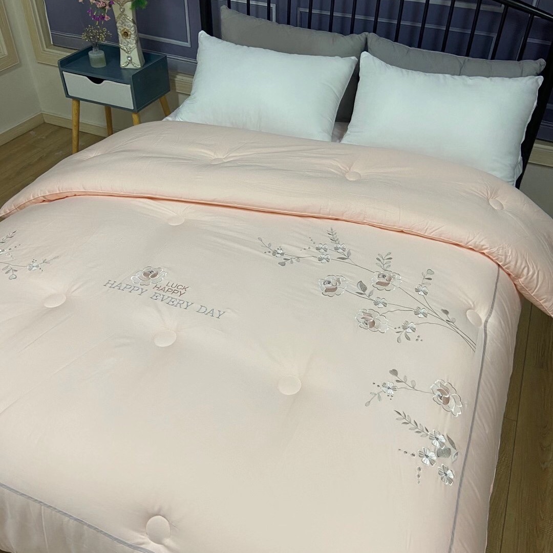 Silver ion embroidered winter quilt