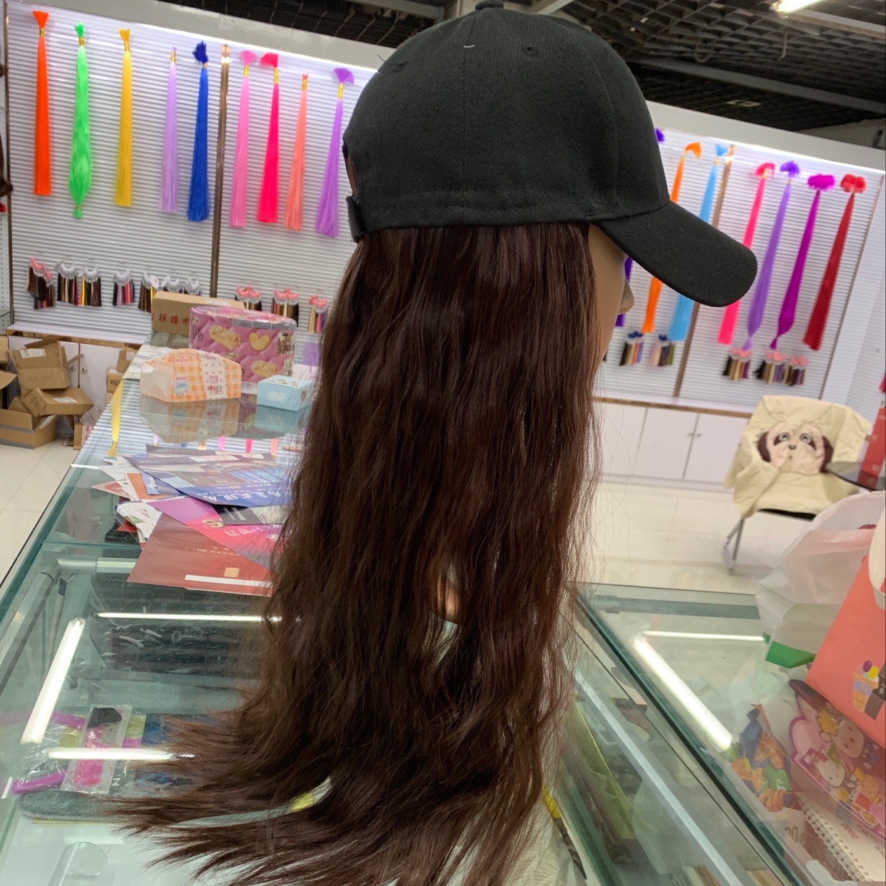 Customers provide hats. We produce wig pieces and sew them onto the hats. Ordinary high-temperature silk corn soup roll wig hats details Picture
