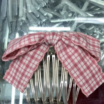 Bow tie hair comb