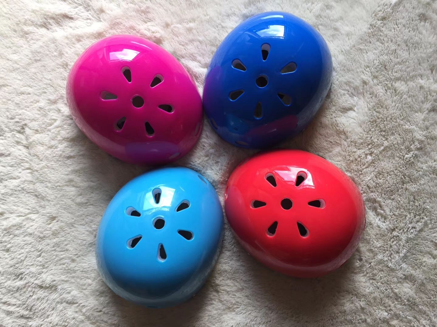 Plum helmet, pure color plastic children's helmets, middle size set, skates, riding Helmets, wholesale children's helmets thumbnail