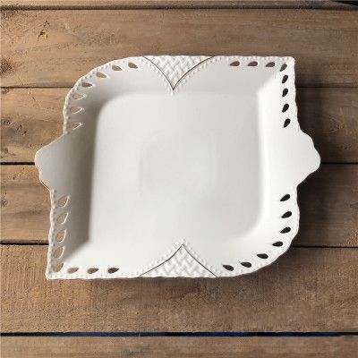 Factory direct sales of ceramic irregular-shaped plates with gold plating, European-style large display plates, theme wedding banquet dessert cake trays details Picture