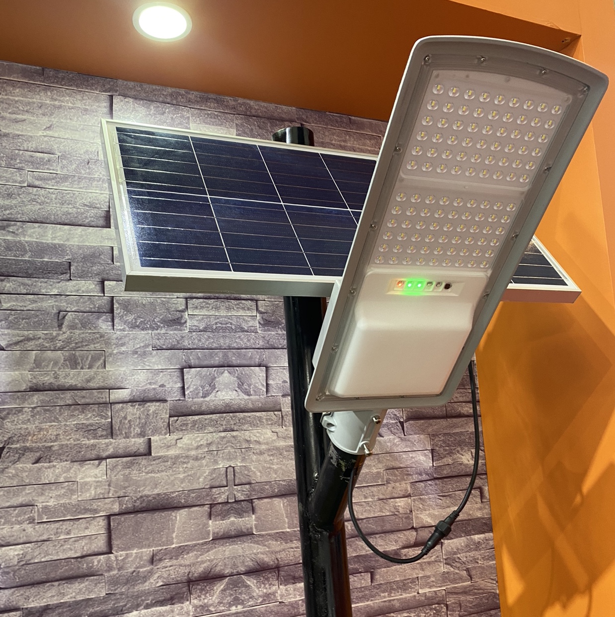 Solar street lamp