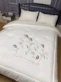 Reed embroidered winter quilt 200x230 Specification image