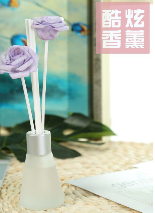 Flameless aromatherapy essential oil, office hotel aromatherapy, bedroom air freshener, room deodorization and fragrance details Picture