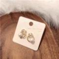 The new 925 silver needle small fragrance air quality pearl earrings are less likely to cause allergies for women. They have a high-end stud feel and are popular online earrings and pomelo earrings Specification image