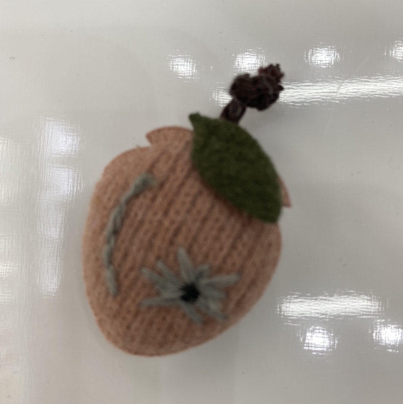 Strawberry of woollen thread thumbnail