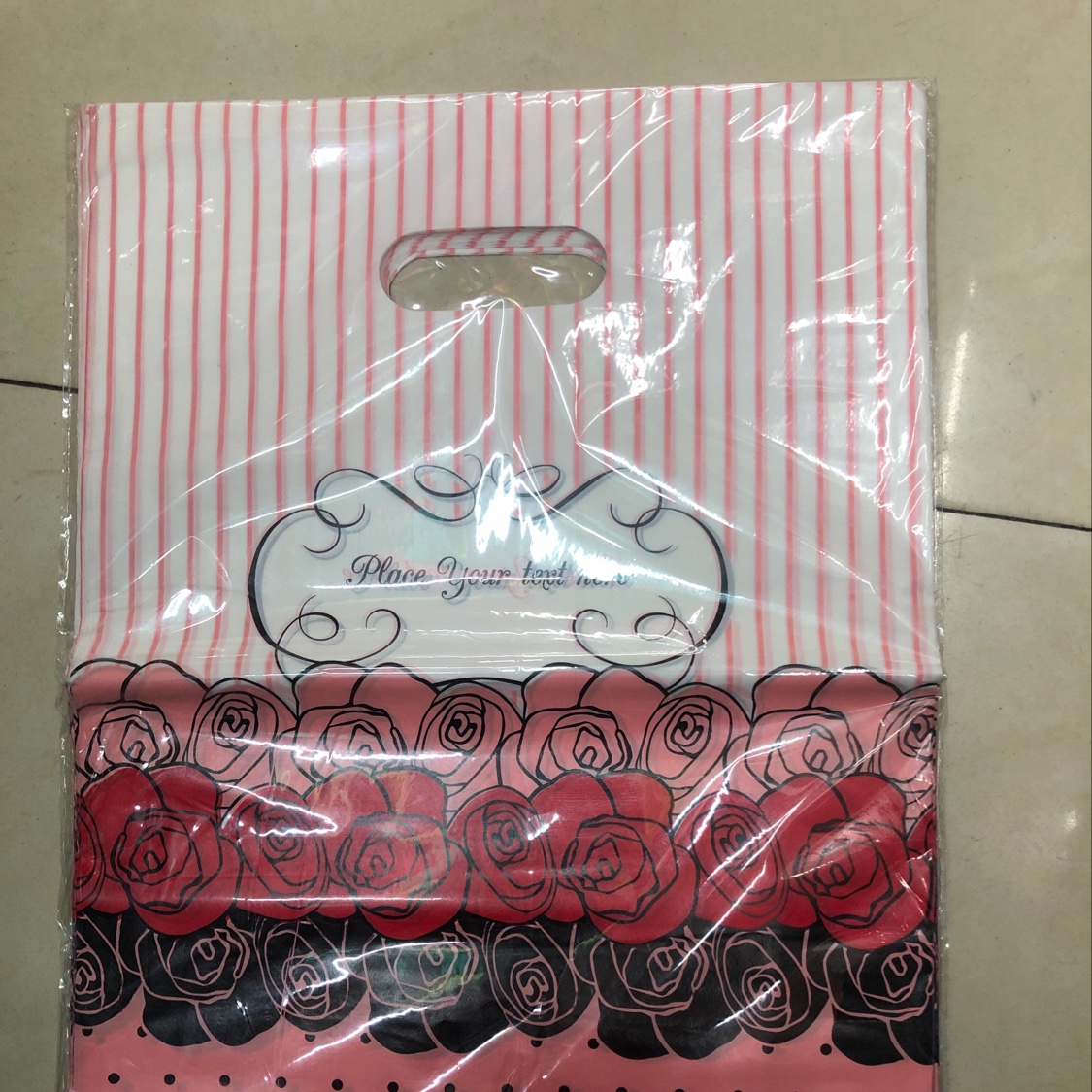 Freight charges are self-paid, there are stock, 35x45x7 silk, gift bag 100 / bag 12 yuan, 50 / bag 600 yuan
