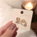 The new 925 silver needle small fragrance air quality pearl earrings are less likely to cause allergies for women. They have a high-end stud feel and are popular online earrings and pomelo earrings details Picture