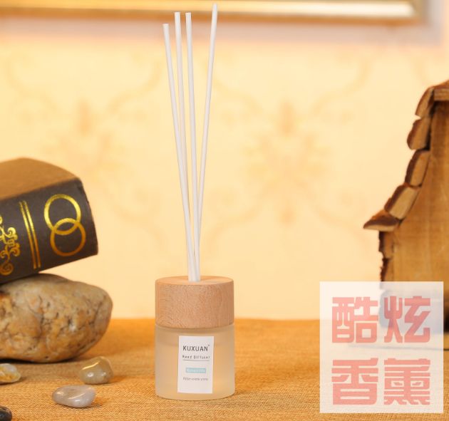 KUXUAN large wooden cap frosted bottle aromatherapy with rattan balls, the air is fresh and fragrant Specification image