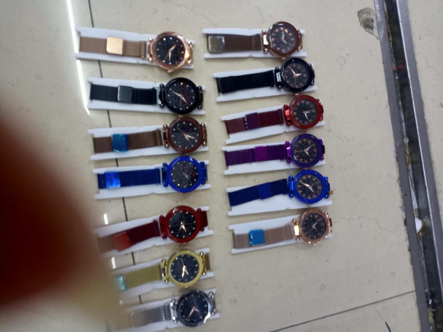 The 2020 new magnet watch is a trendy and fashionable trend detail image 2