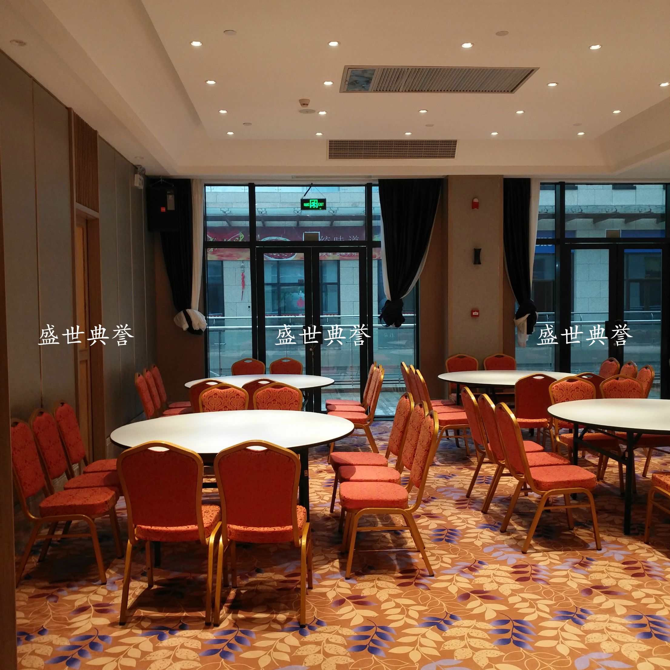 上海酒店餐厅宴会餐桌椅饭店酒席桌椅会议室折叠钢椅金属酒店椅详情图3