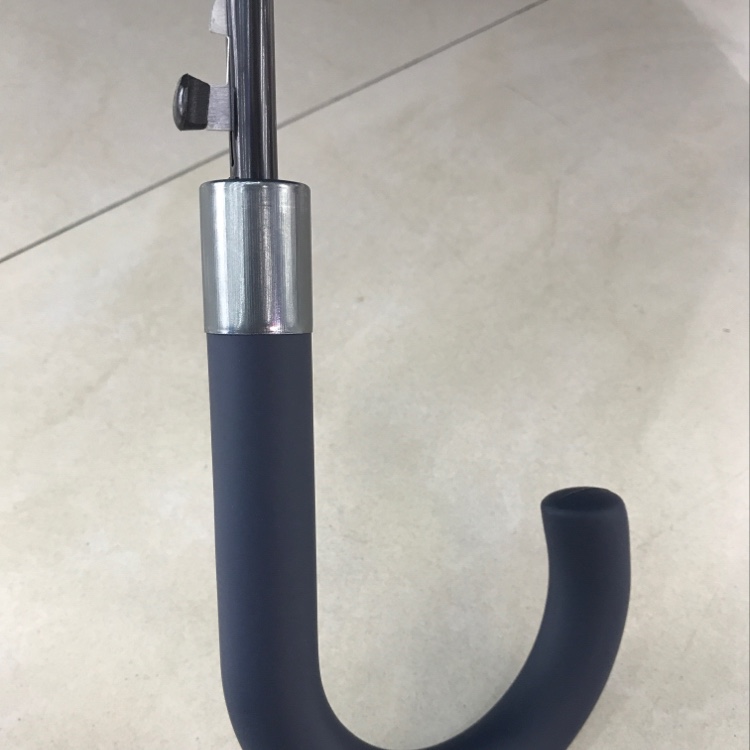 Item No. 1041 Long Umbrella With Water-Changing Feathers Application Scenario