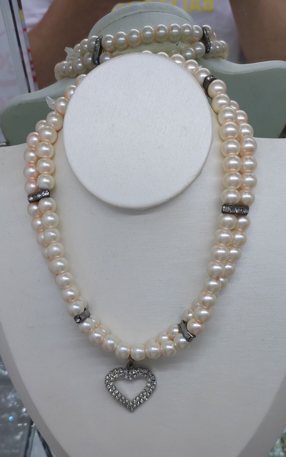 Pearl necklaces, hanging beads, diamond chains, iron necklaces thumbnail