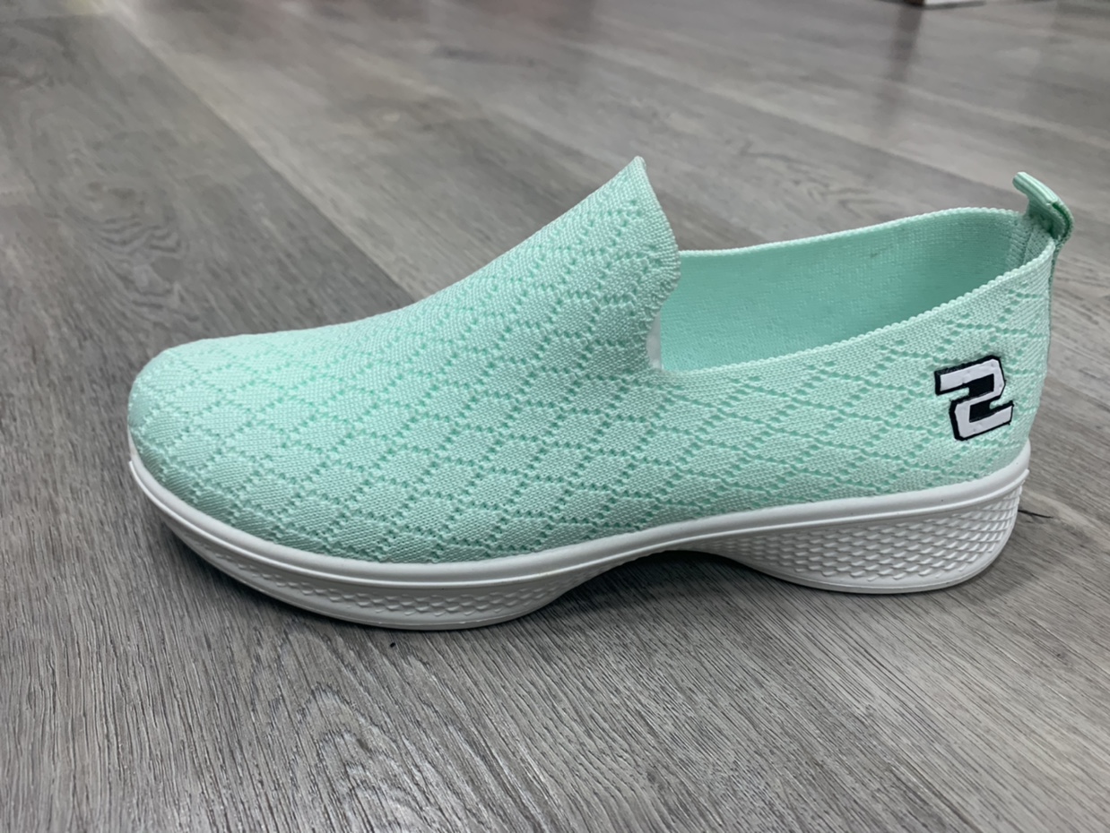 Fashion casual shoes full figure
