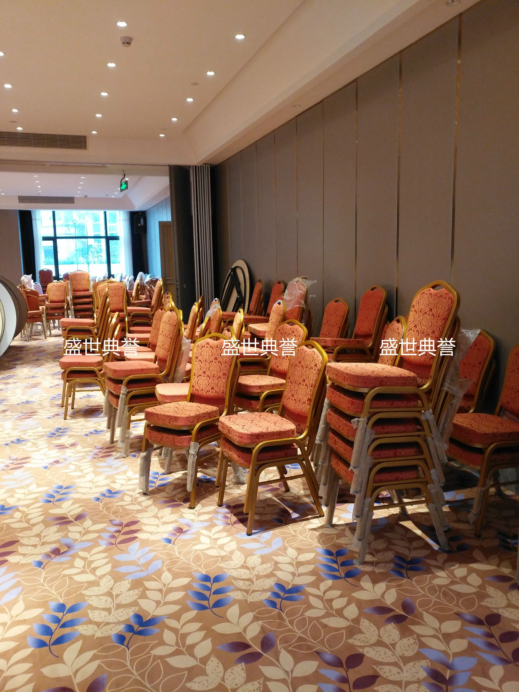 上海酒店餐厅宴会餐桌椅饭店酒席桌椅会议室折叠钢椅金属酒店椅详情图10