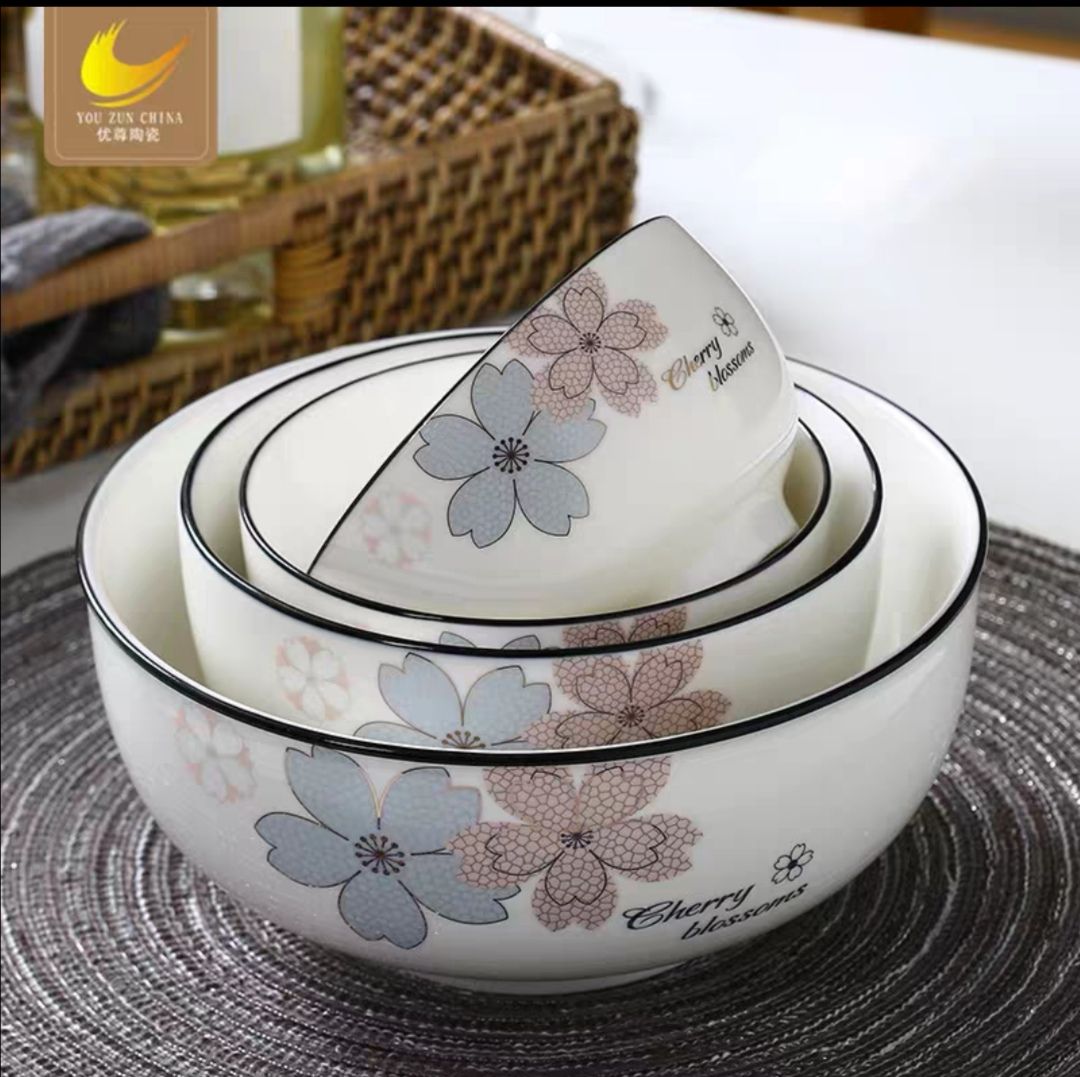 Youzun ceramic bowls, plates and tableware pieces can be freely combined with water, wood and clear flowers details Picture