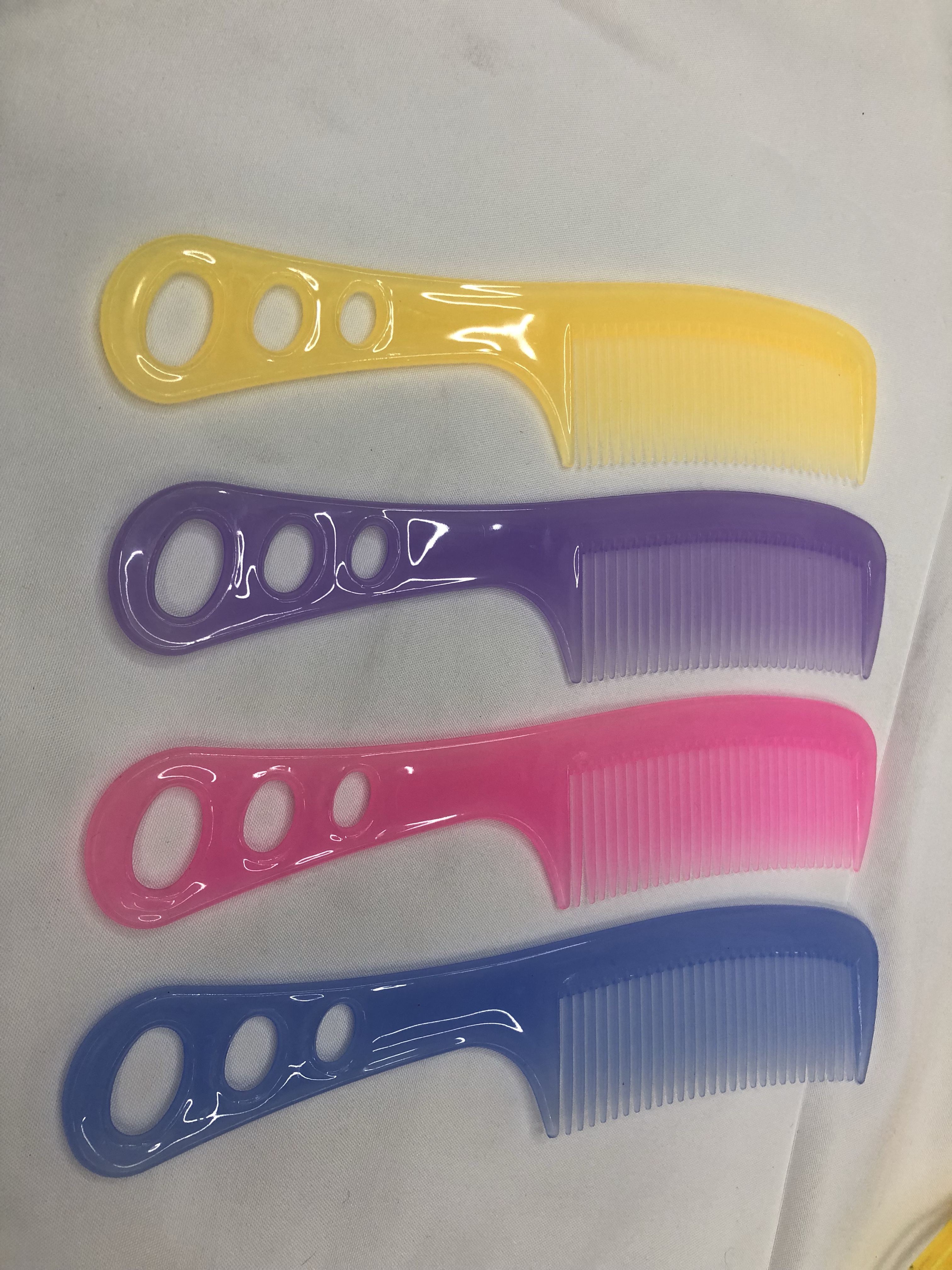 明833 4色果冻色彩色塑料梳子 外贸热销色梳子地摊热卖细节图