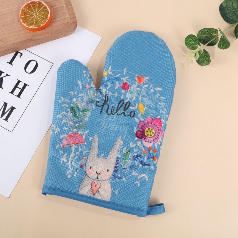 Thickened Oven Gloves Heat Resistant Gloves Cotton Hemp Microwave Oven Heat Insulation Gloves Wholesale Application Scenario