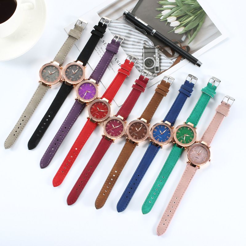 Silver powder digital leather strap watches are popular in South Korea