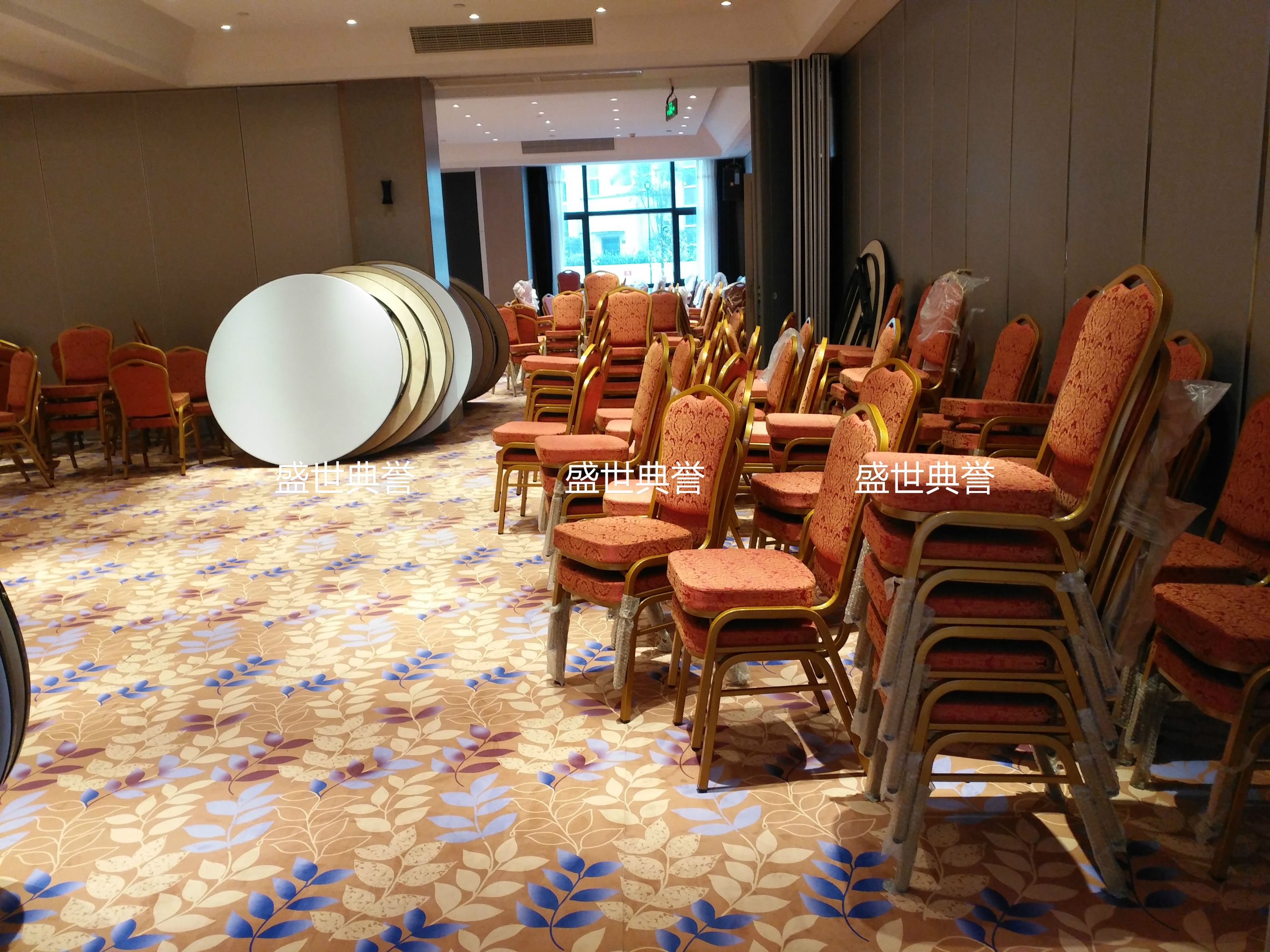 上海酒店餐厅宴会餐桌椅饭店酒席桌椅会议室折叠钢椅金属酒店椅详情图9