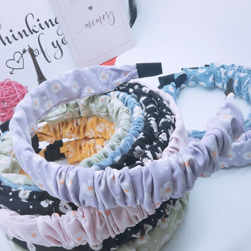 Wholesale Korean girl pleated fabric hair bands, ins trendy retro and versatile colorful headbands and hair clips for going out in a forest style