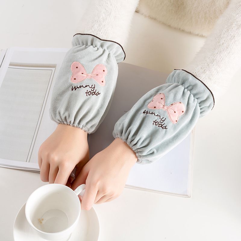 Cartoon Embroidery Cuff Short undefined