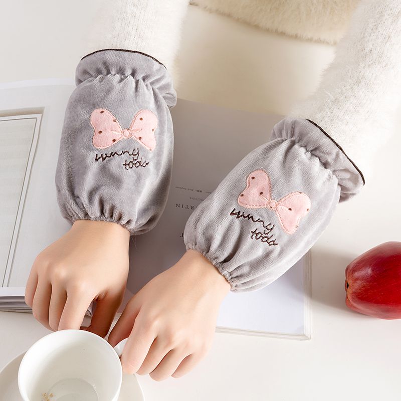 Cartoon Embroidery Cuff Short Specification drawing