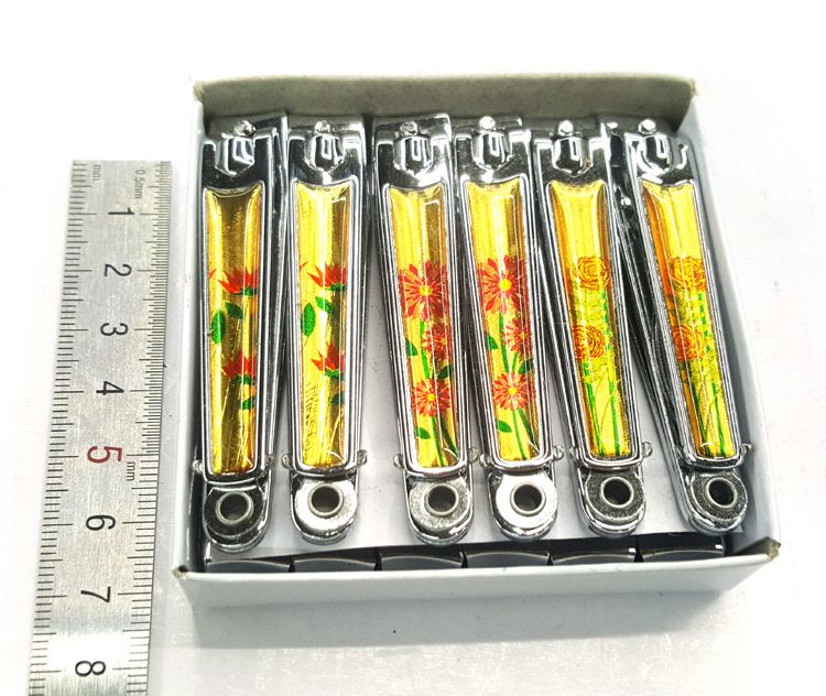 0817 Rubber flat nail clippers, medium and large-sized nail clippers, one-yuan and two-yuan wholesale at hardware and general merchandise stores detail image 1