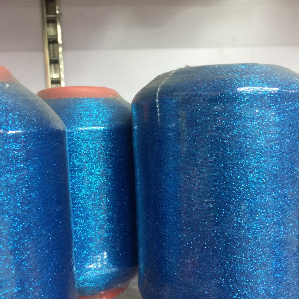 Raw materials for embroidery, gold and silver thread, cross-stitch thread and yarn Raw materials for embroidery, gold and silver thread, cross-stitch thread and yarn