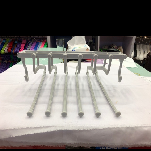 可折叠多用裤架图