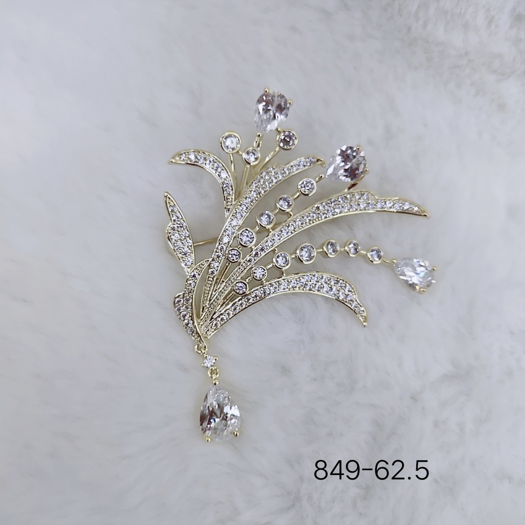 Noble Orchid Brooch