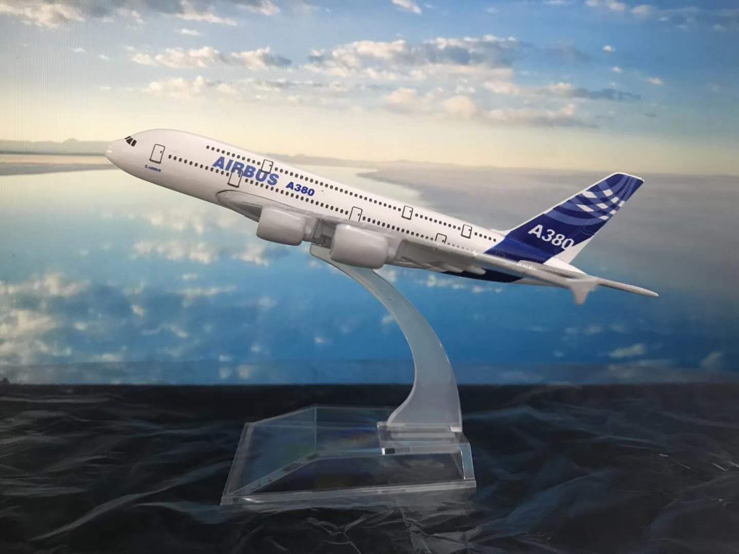 Aircraft model (14CM Airbus A380 alloy aircraft model) Metal aircraft model