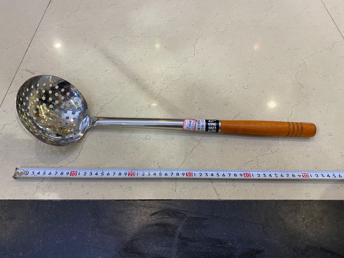 Stainless steel wooden handle strainer, kitchenware, large soup spoon, hot pot spoon, porridge spoon, spatula, long handle details Picture