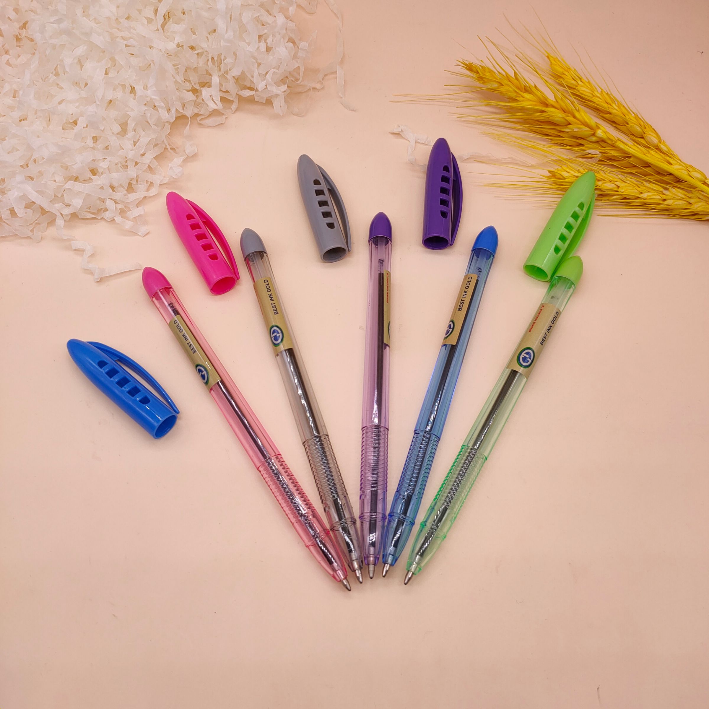 Student office classic transparent ball point pen Application Scenario