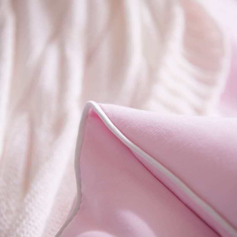 Simple honey-washed cotton soft winter quilt detail image 2