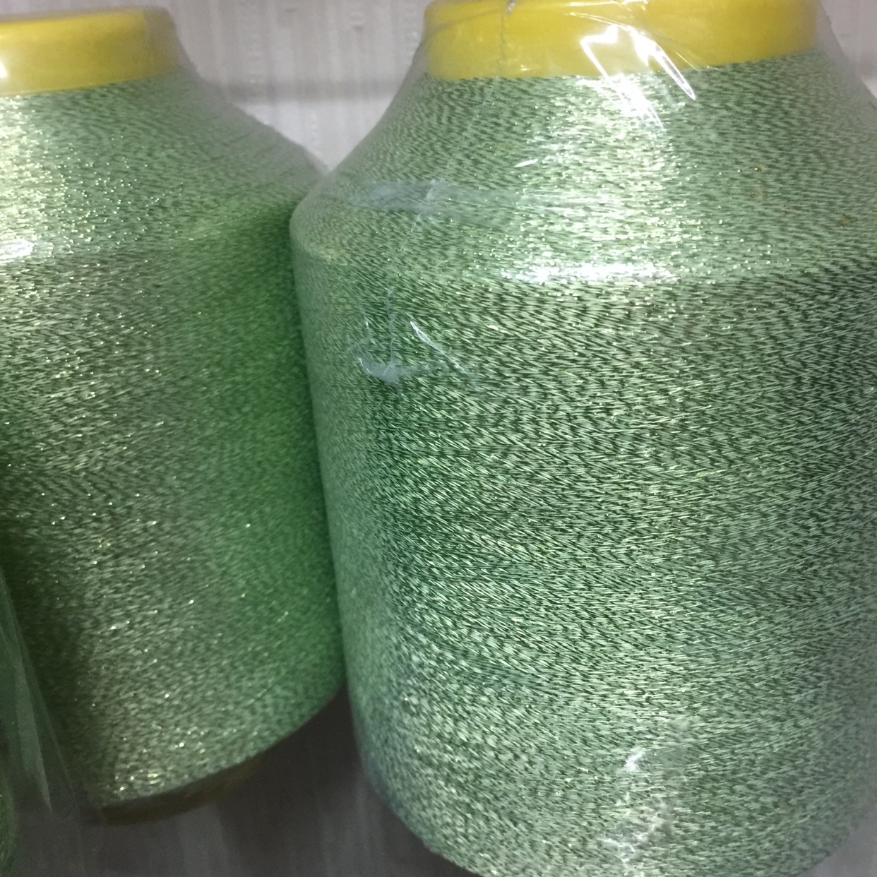 Extra fine gold and silver nylon and polyester, single package, double package, embroidery thread, uses (stockings, underwear, gloves, scarves, hats, wool yarn, headbands, etc.) 20 # fruit green