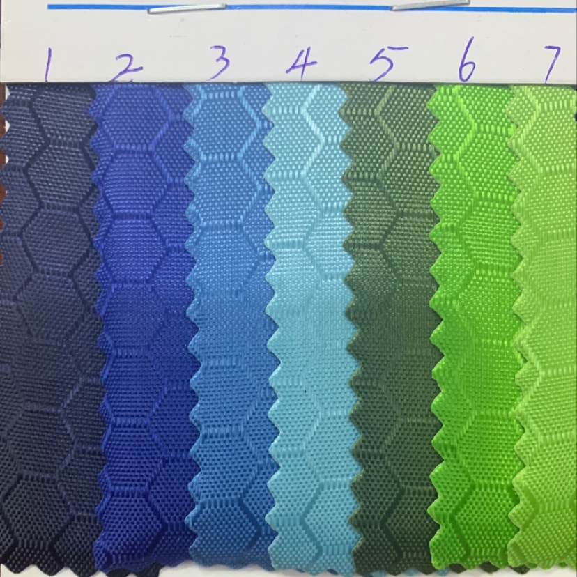 1大足球pvc厂家直销热销新款皮革大量现货高中低档箱包沙发鞋材面料产品图