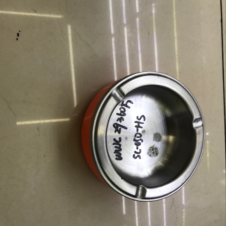 不锈钢圆形烟缸产品图