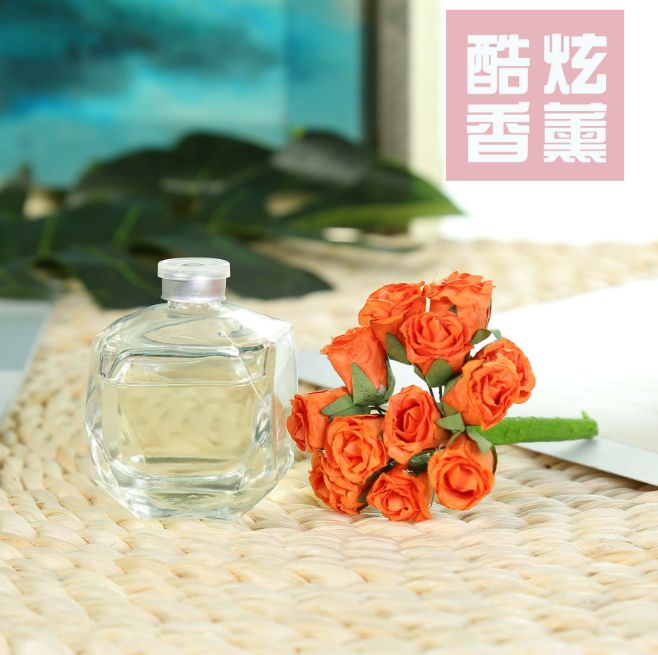 Aromatherapy essential oils can purify and freshen the air in rooms and bedrooms, and remove odors and unpleasant smells in bathrooms and toilets Specification image
