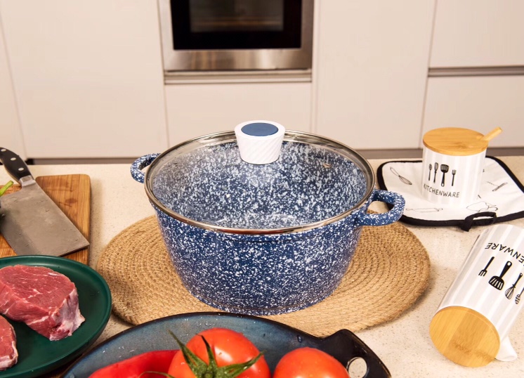 24. Snowflake earthenware non-stick soup pot