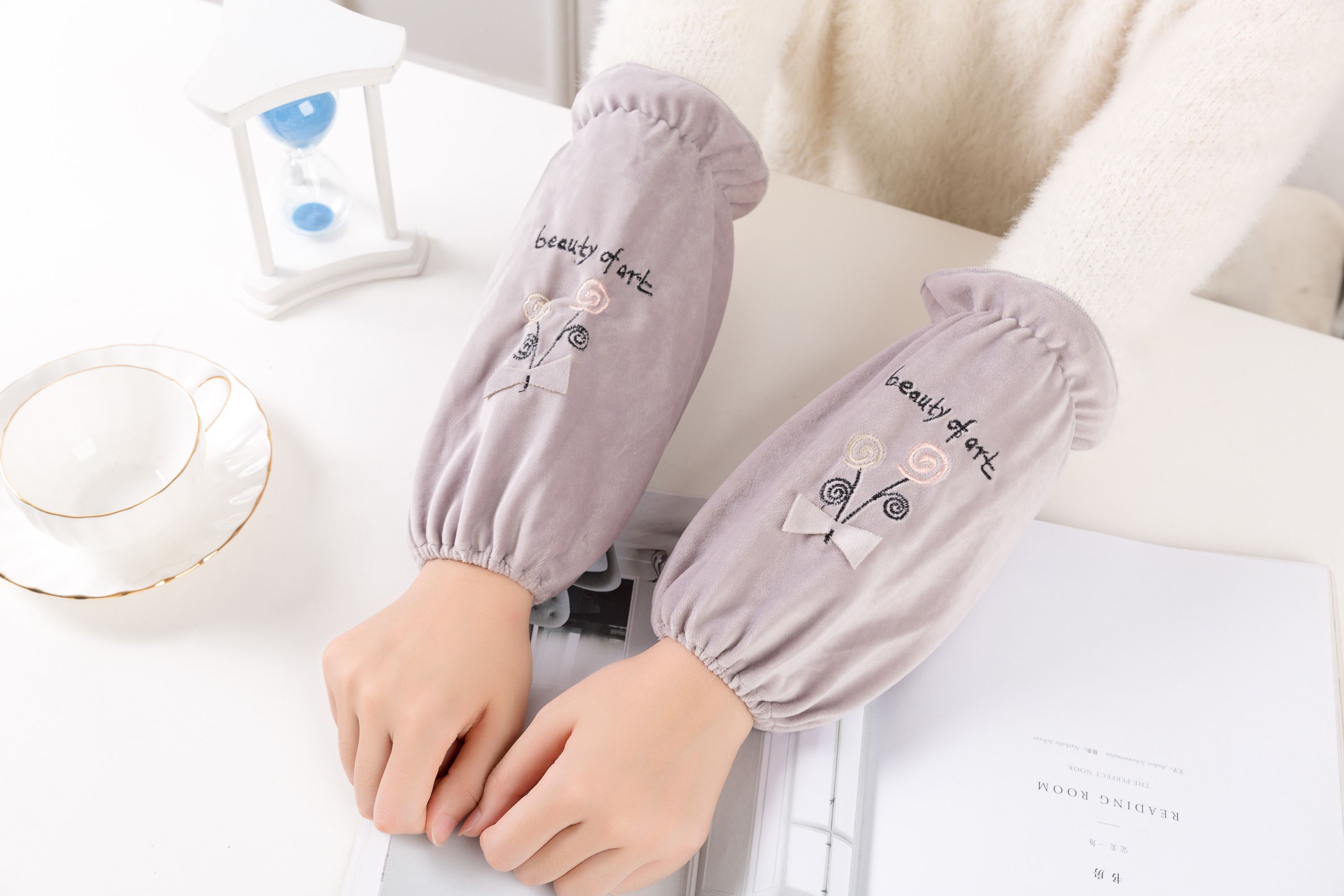 Medium Plush Sleeve Application Scenario